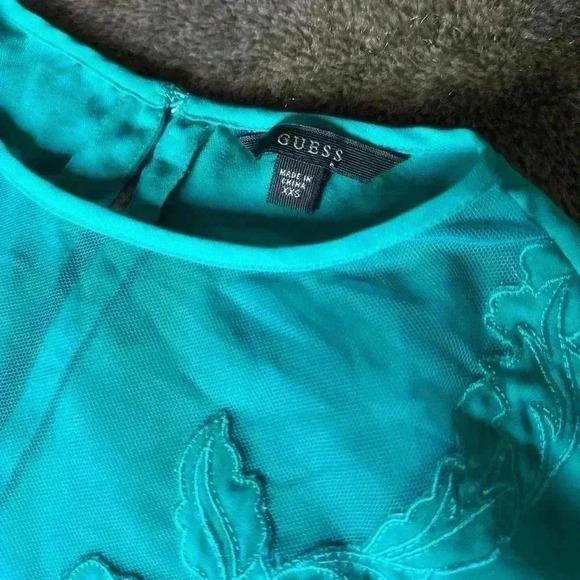 Guess Top - Picture 3 of 6